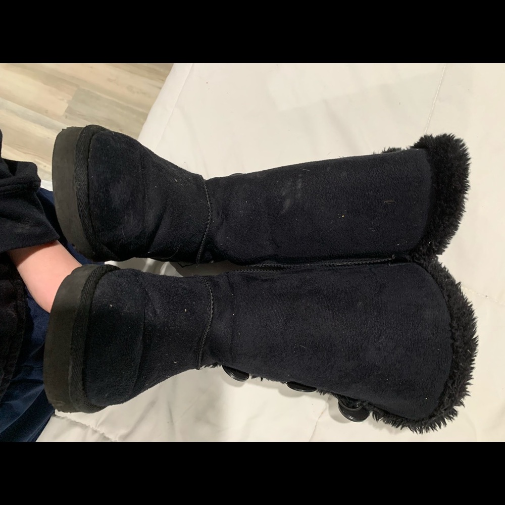 UGG Bailey Button Knock Off